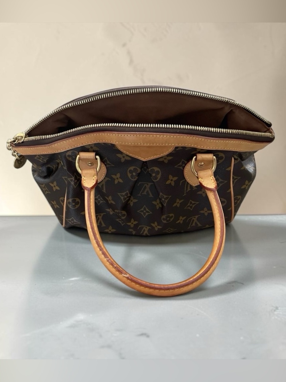 2009 Louis Vuitton Discontinued Tivoli PM Monogram Canvas Handbag - Picture 4 of 13